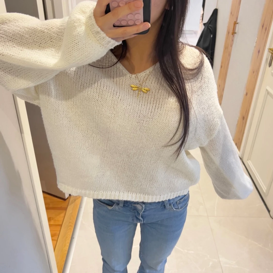 Vit stickad tröja med v-ringning - 6