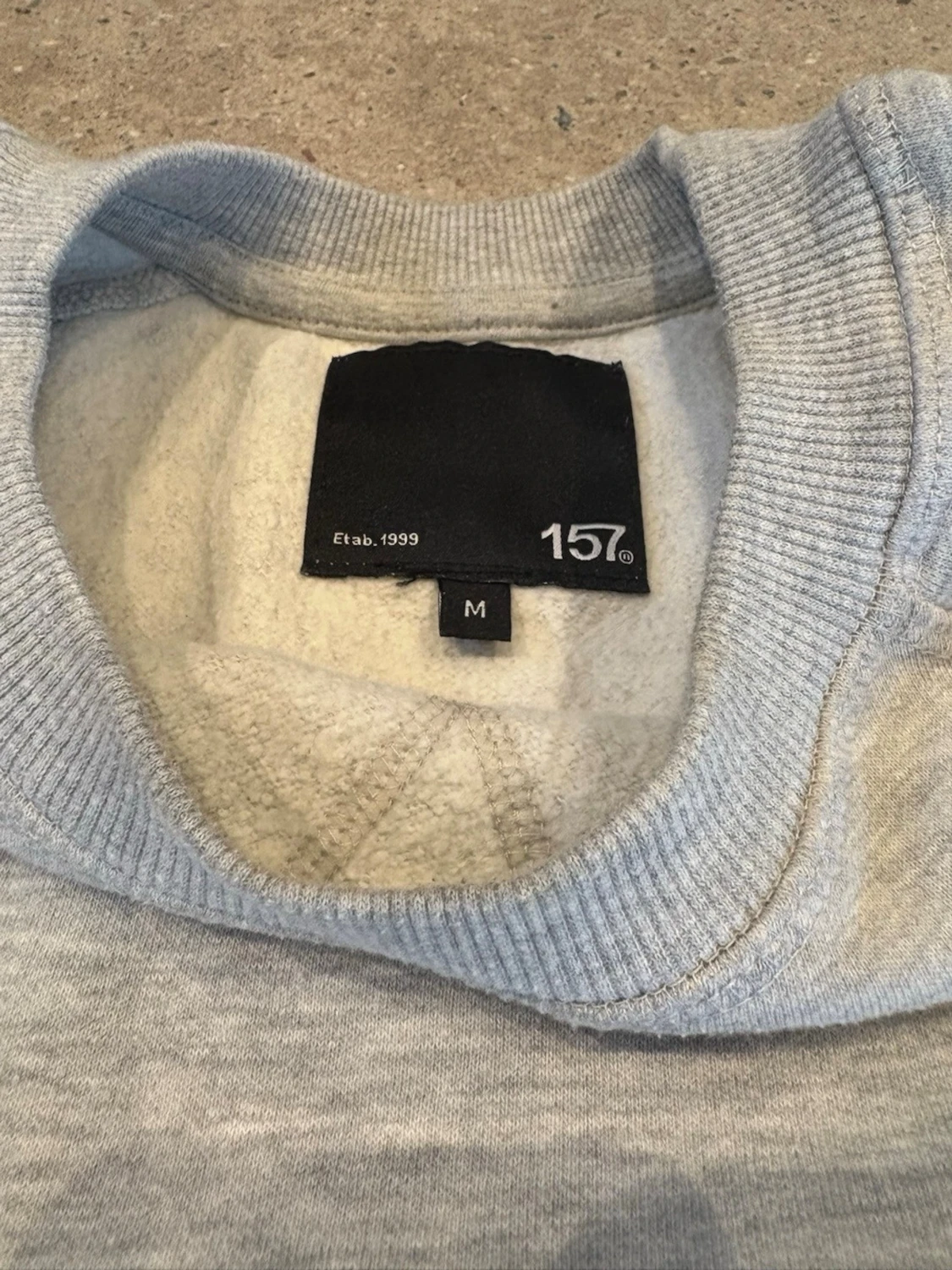 Ljusgrå sweatshirt från 157 Denim Makers - 3