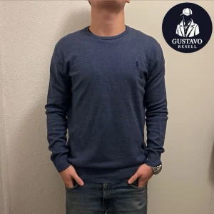 Ralph Lauren tröja - Tja, Säljer denna Ralph Lauren tröja i storlek M. Extremt fint skick utan defekter. Tveka inte på att ställa frågor! 😊