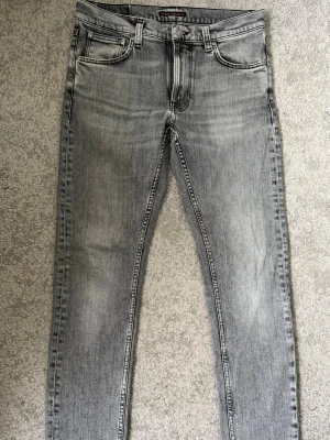 Nudie Jeans - Hej, säljer nu ett par riktigt schyssta nudie jeans i modellen Lean Dean. | Otroligt snygg tvätt och sällsynt färg. | Hör av er vid frågor!🌟