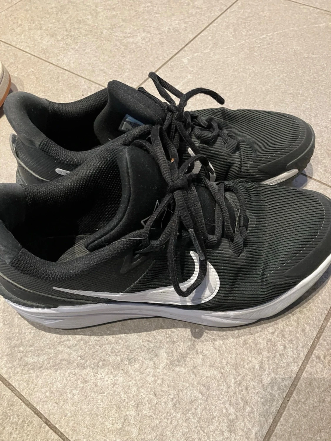 Svarta Nike sneakers 38.5