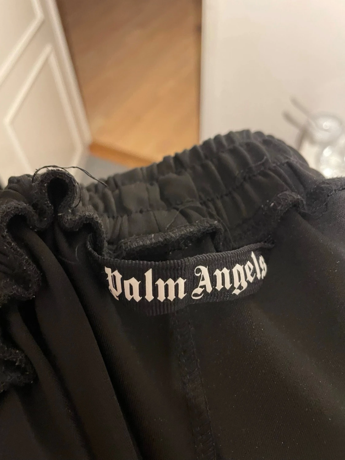Palm Angels svarta mjukisbyxor med vita ränder - 3