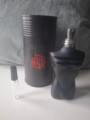 Jean Paul Gaultier Ultra Male - 5ml - Sample på jpg ultra male - 5ml. Kolla gärna på mina andra annonser också!😃
