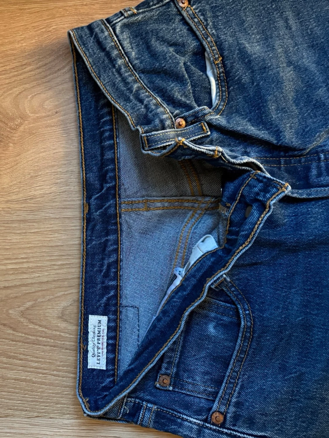 Mörkblå Levis Jeans - 4