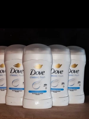Dove Classic Fresh  - Dove Classic Fresh, Deodorant Stick 5 x 50ml. Nya och oöppnade. Priset är för 5 st.
