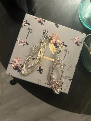 Örhängen Ioaku - Superfina örhängen från Ioaku. Nya! 💕