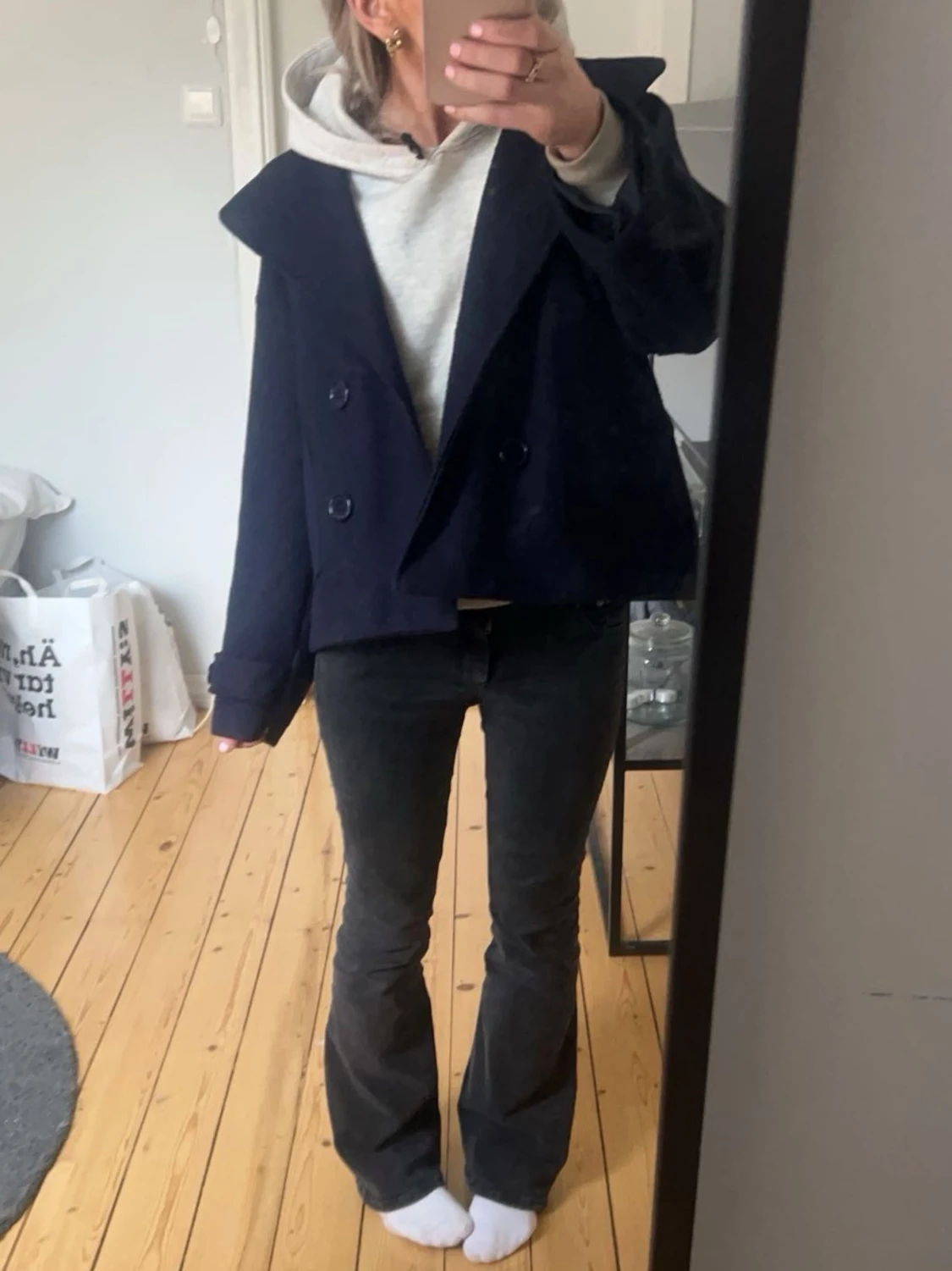 Jättefin mörkblå kappa 