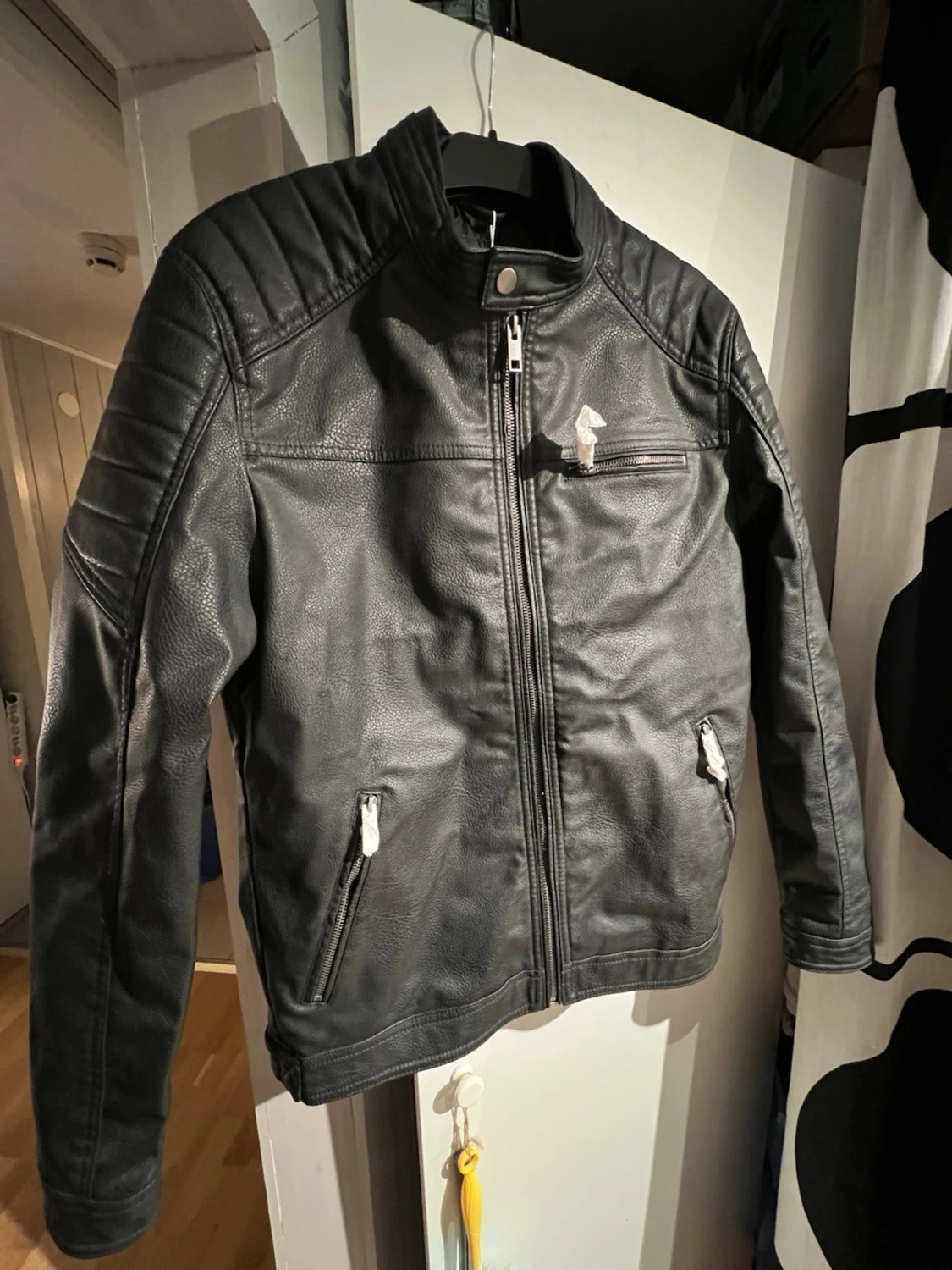 Svart skinnjacka från Jack & Jones - 1