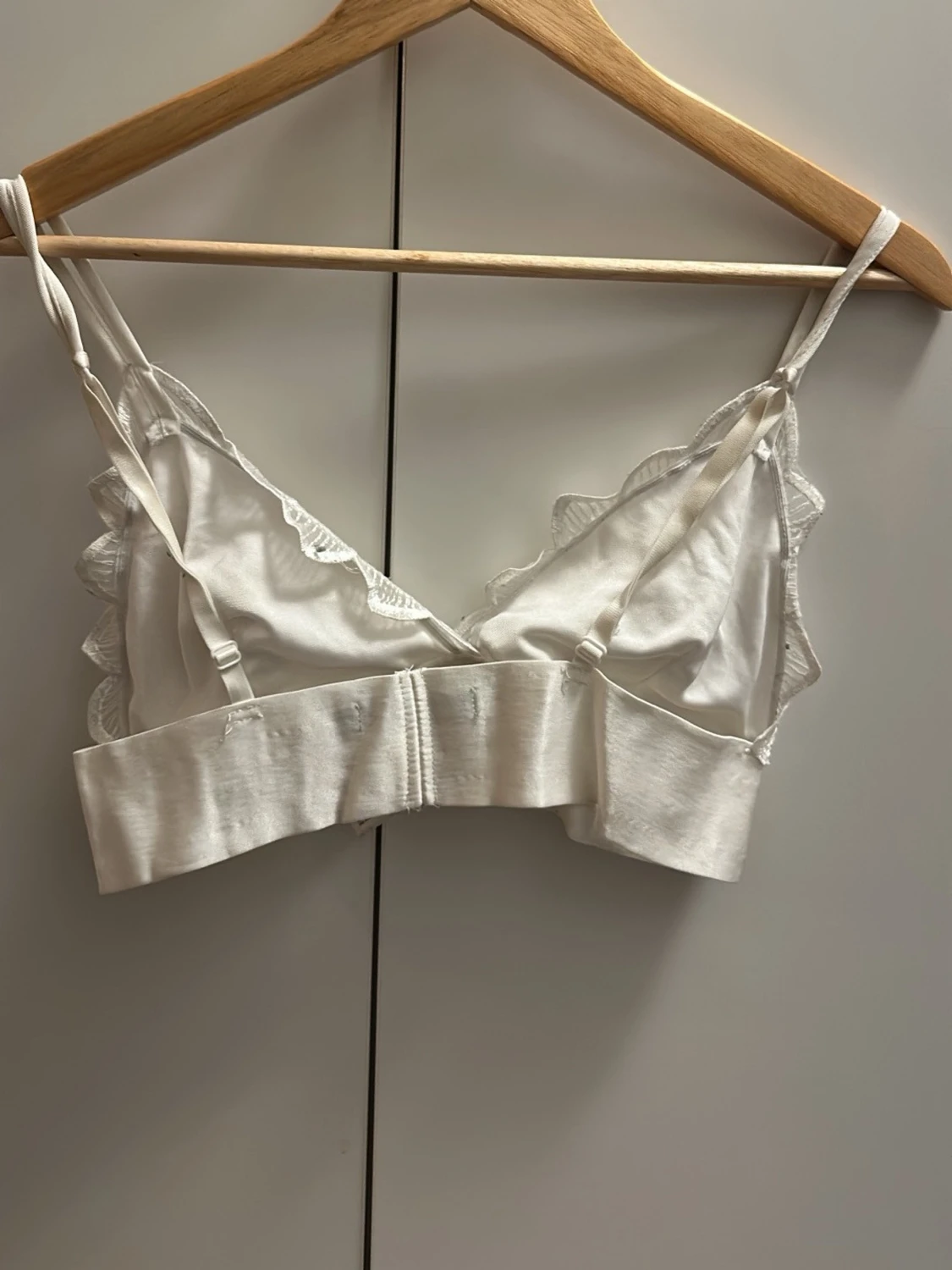 Vit spetsbralette med dubbla axelband - 1