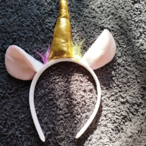 Unicorn  - Enhörningahorn till maskerad. Använd en gång.