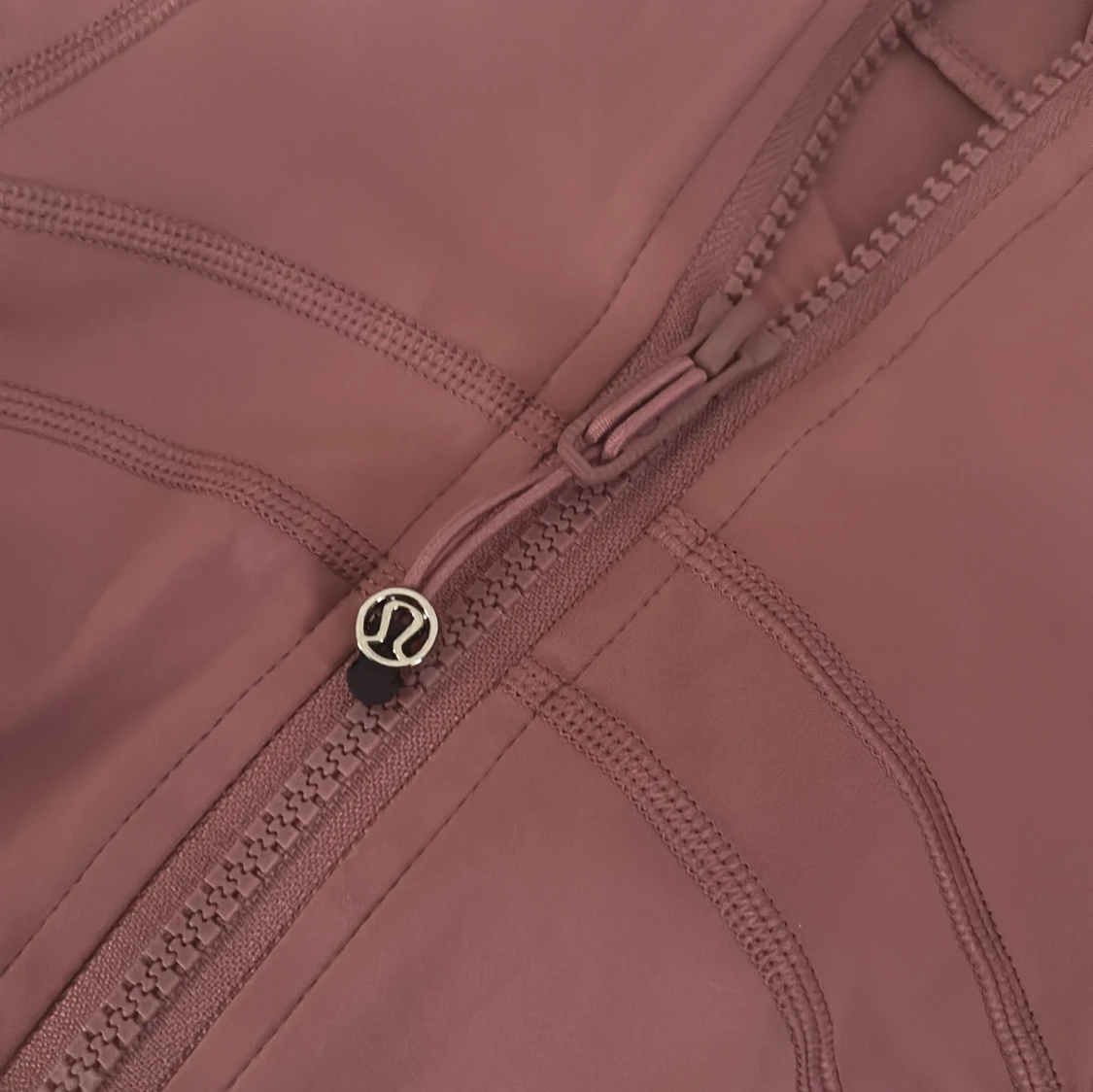 Rosa vindjacka från Lululemon - 1