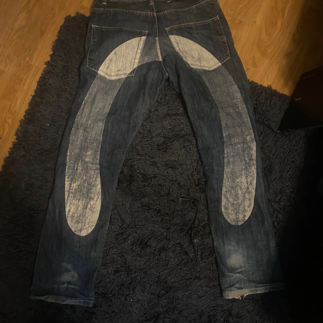 Unika japanska jeans med broderi