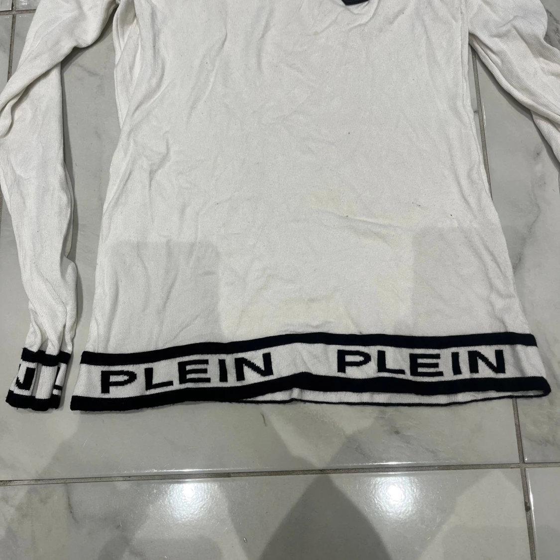 Vit v-ringad tröja  - 2