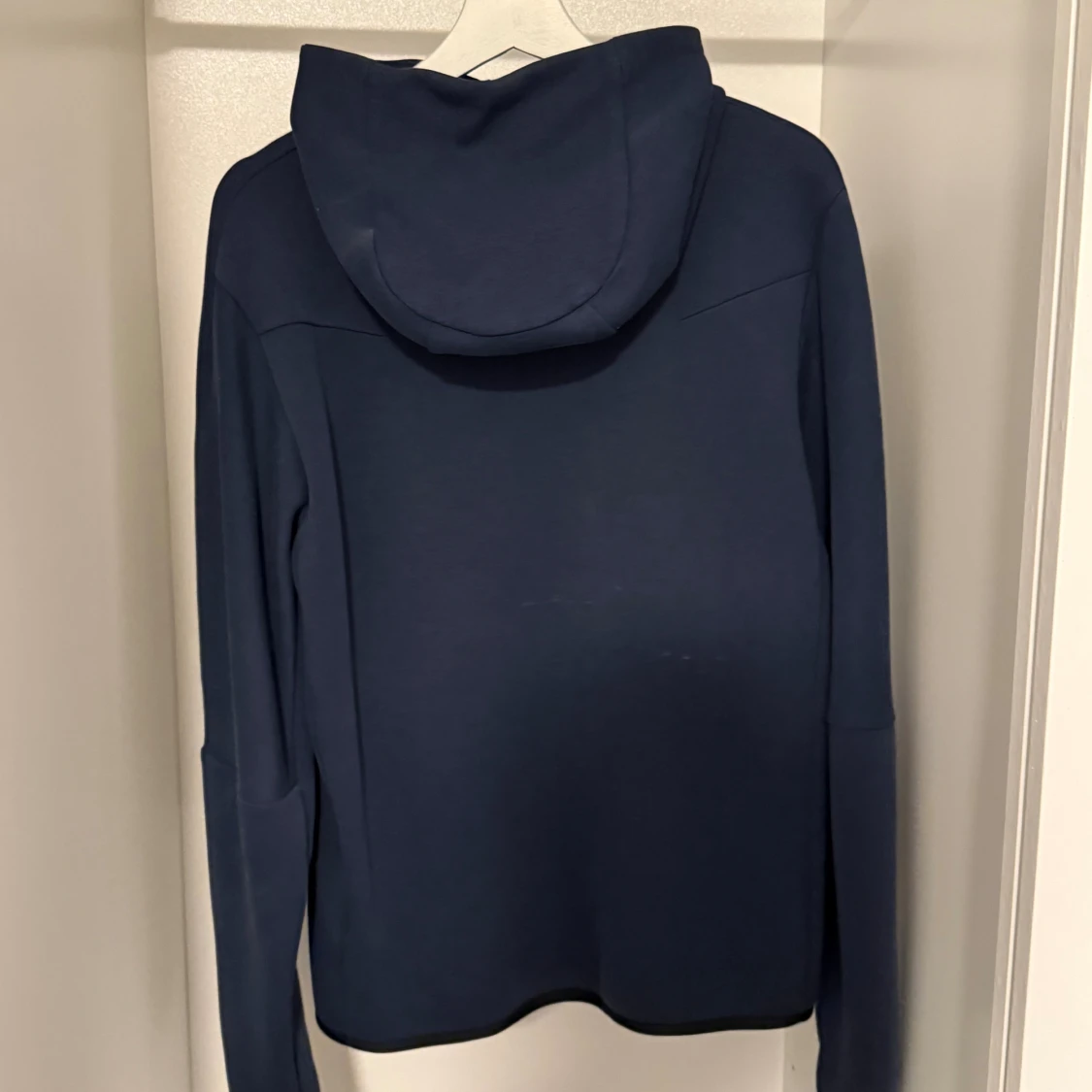 Mörkblå Nike tech fleece - 1