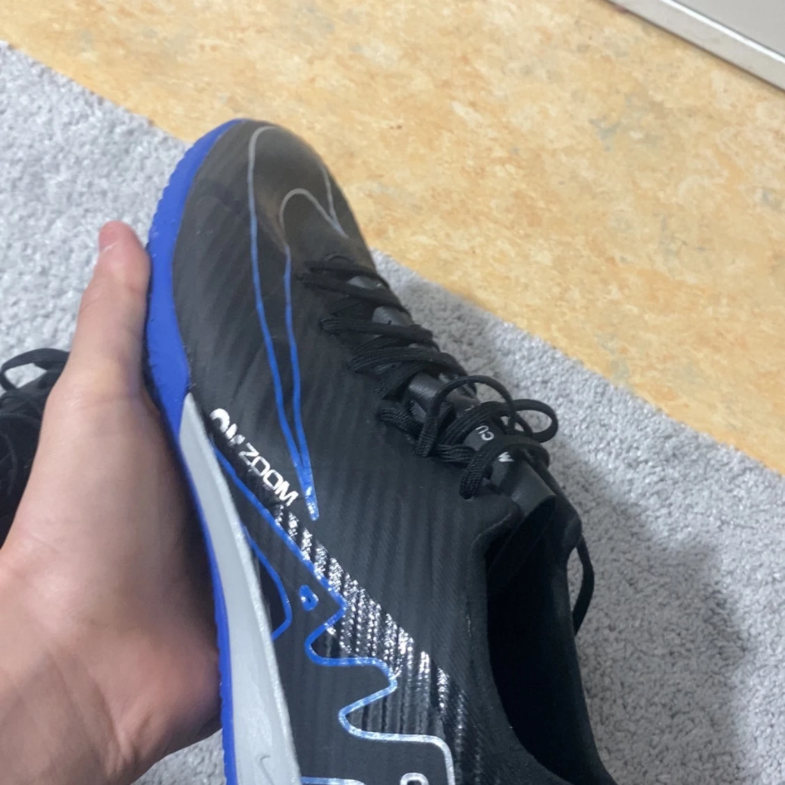 Priset  kan diskuteras  - 1