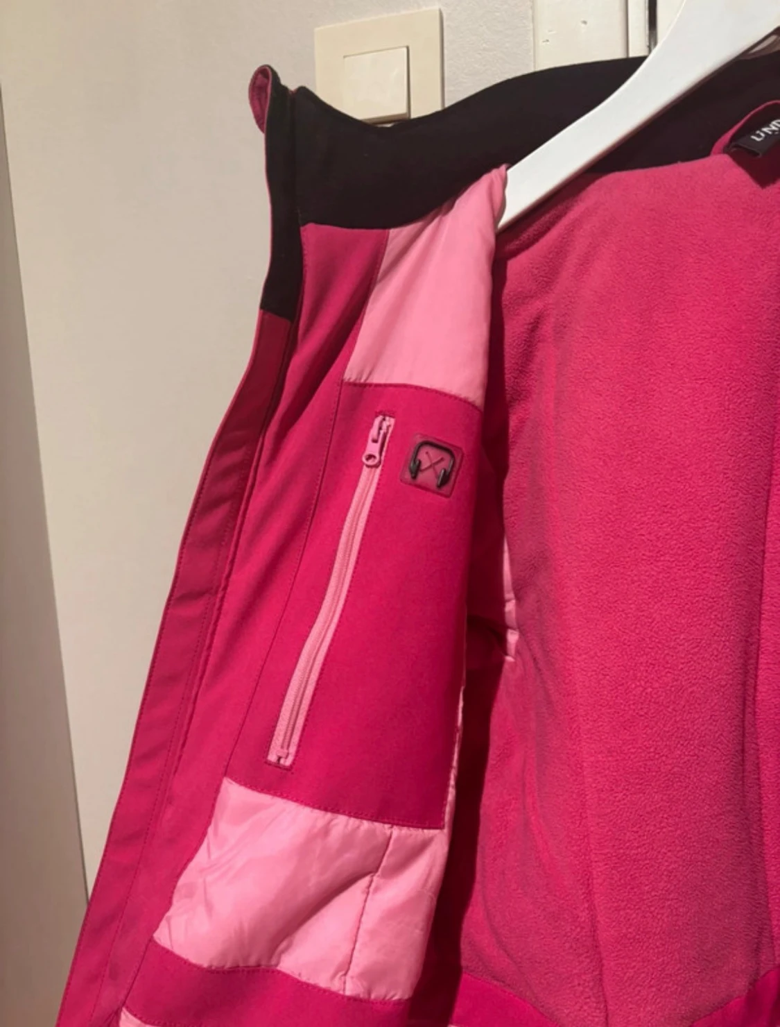 Rosa och svart vinterjacka  - 5