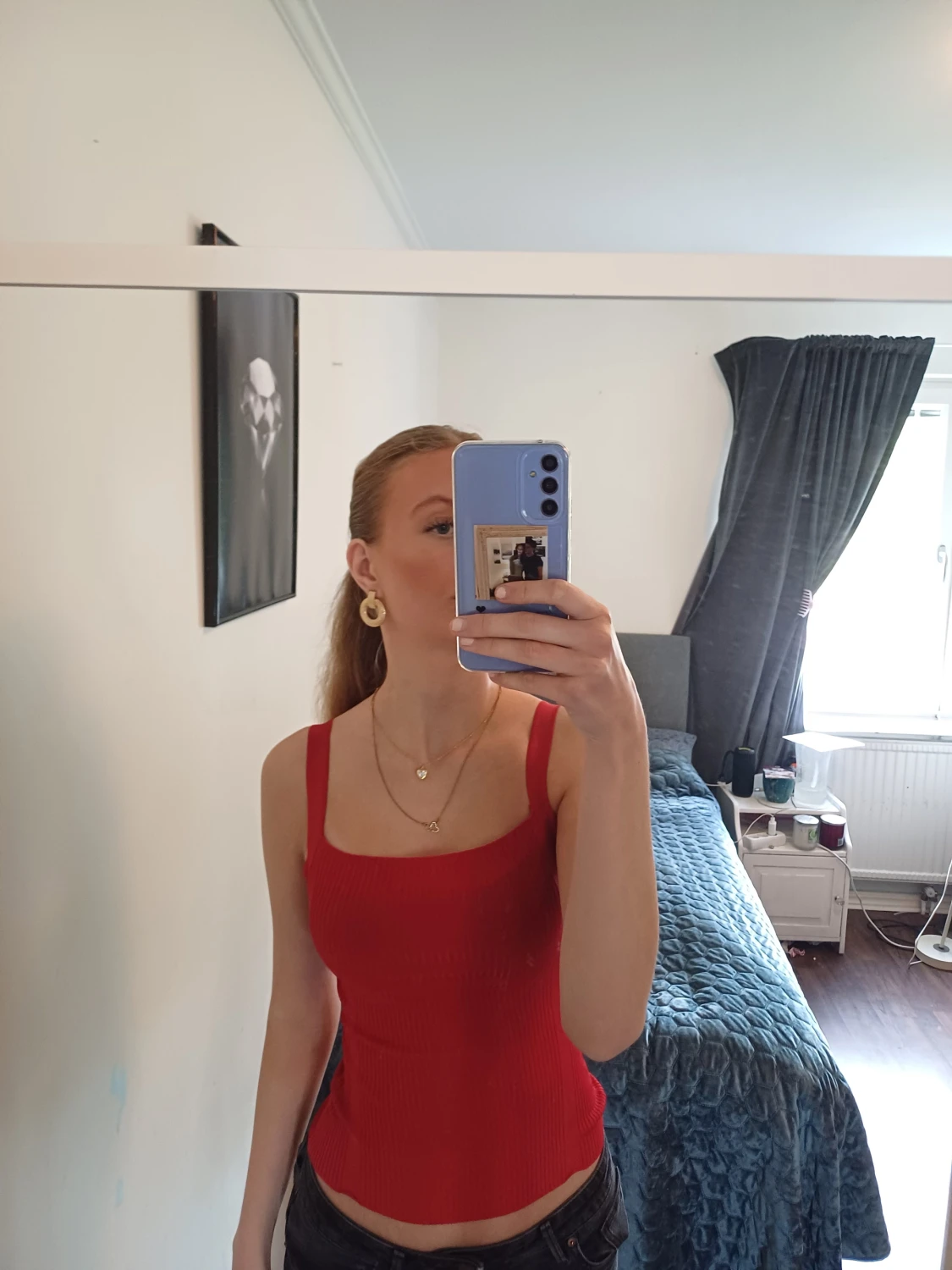 Röd ribbad linnetopp