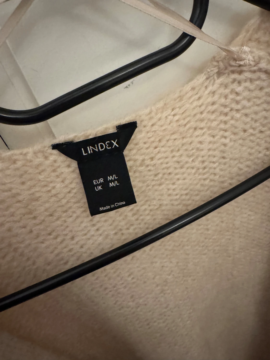 Beige stickad kofta från Lindex - 1