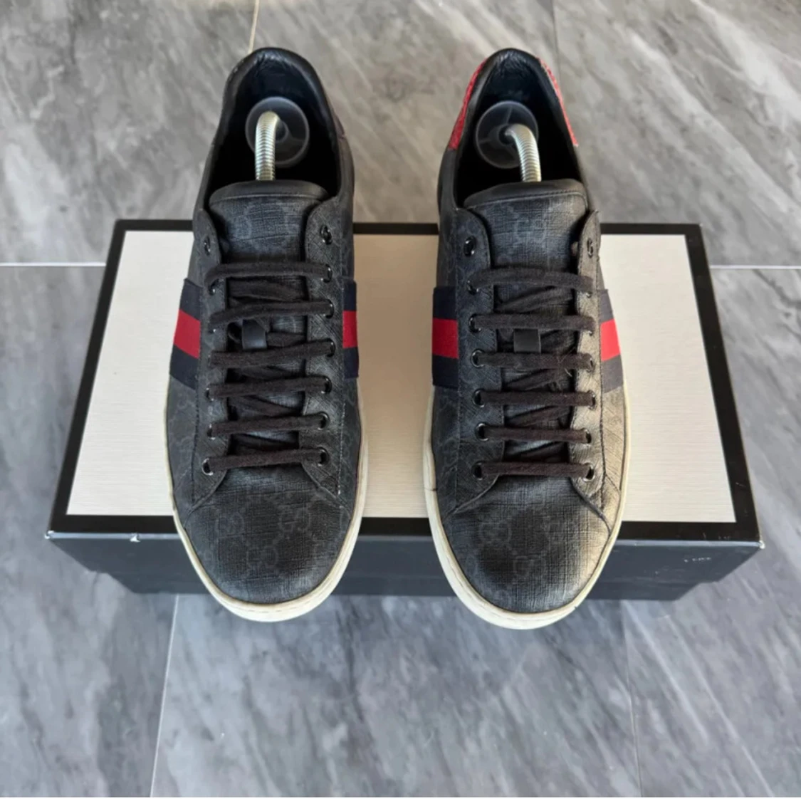 Gucci sneakers med GG-mönster