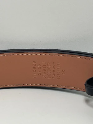 Gucci Bälte - Säljer ett helt nytt bälte aldrig använd. Storlek 110. Snabb frakt, fraktar inom 24h. Kan även mötas i Stockholm. Skriv vid fler frågor