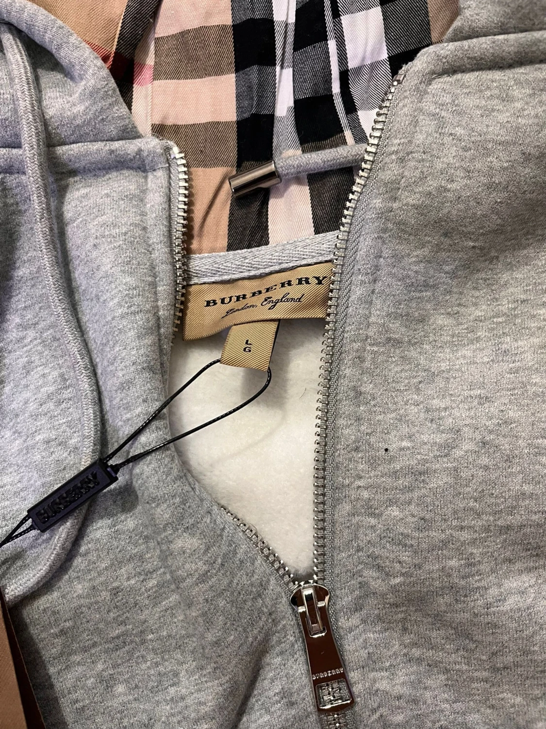 Burberry zip - 2