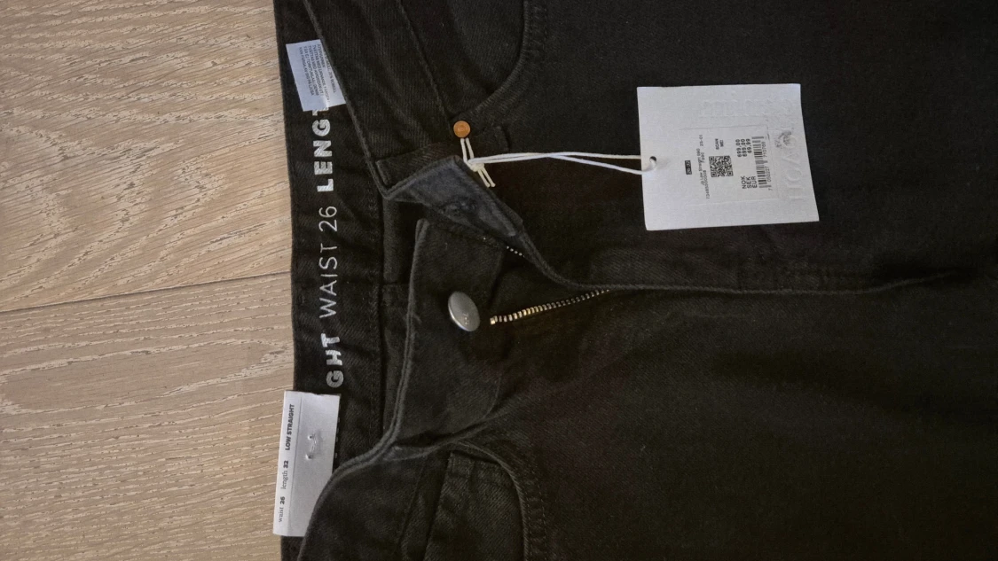 Svarta Low Straight jeans, midja 26 - 1