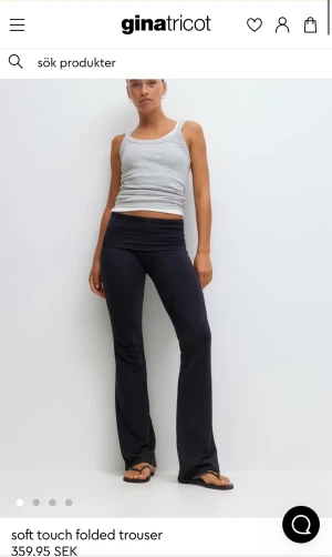 Yoga pants Gina Tricot  - Mörkblå yoga pants från Gina Tricot i storlek XXS. Köptes här på plick men fint skick och inget tecken på användning. 