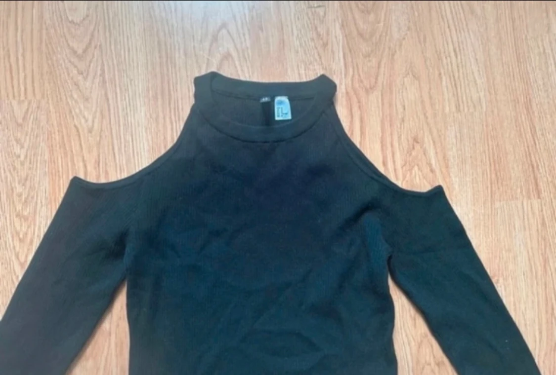 Svart långärmad topp med offshoulder - 2