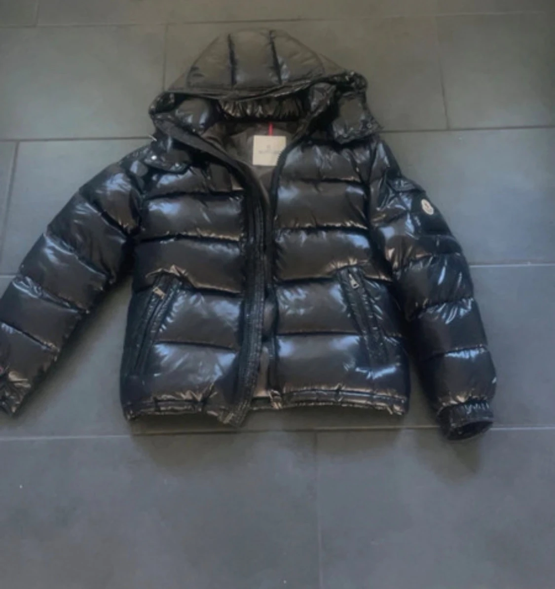 Svart Moncler pufferjacka med huva - 1