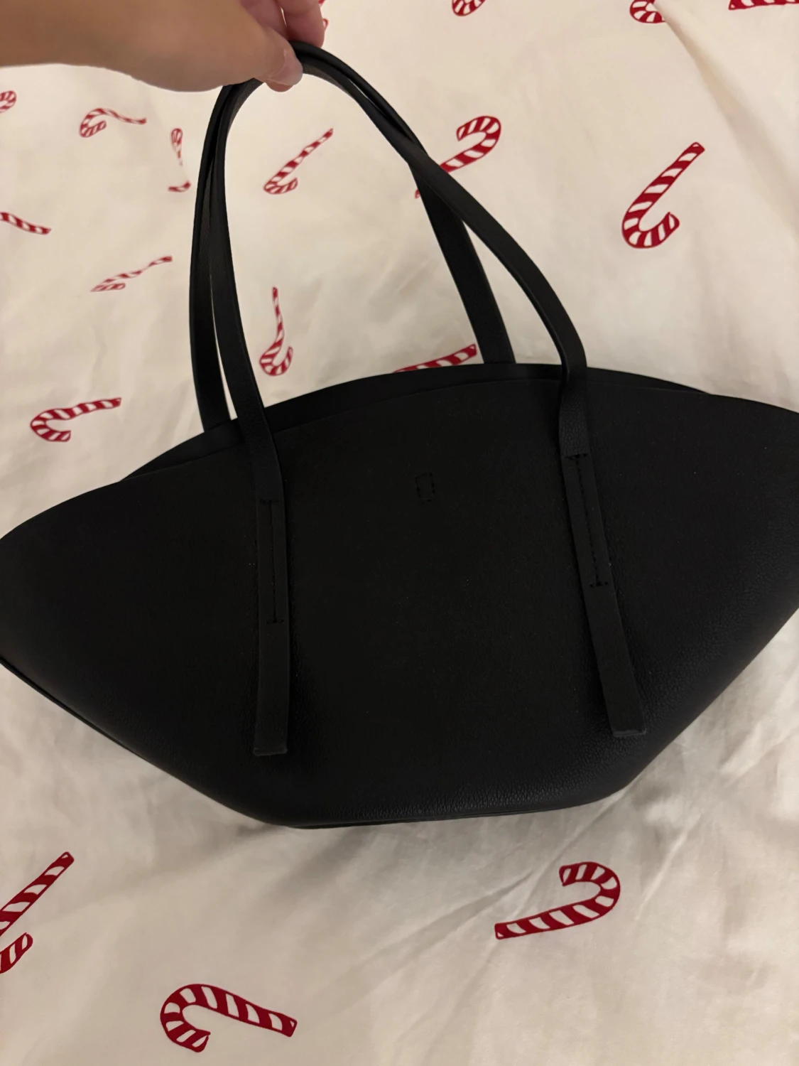 Viral handväska från Gina tricot