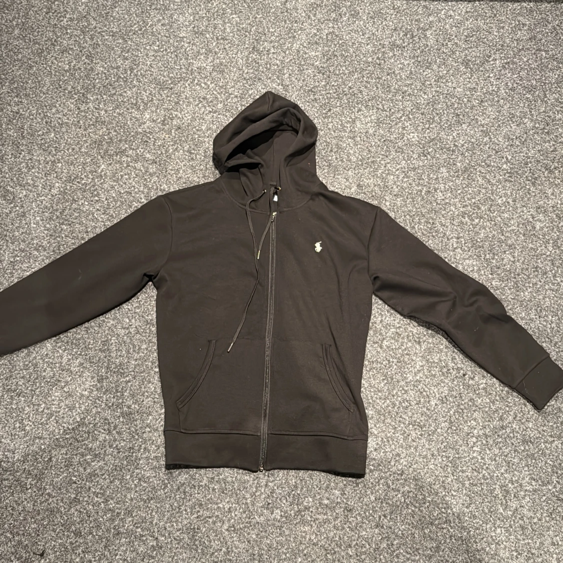 Svart hoodie från Polo Ralph Lauren