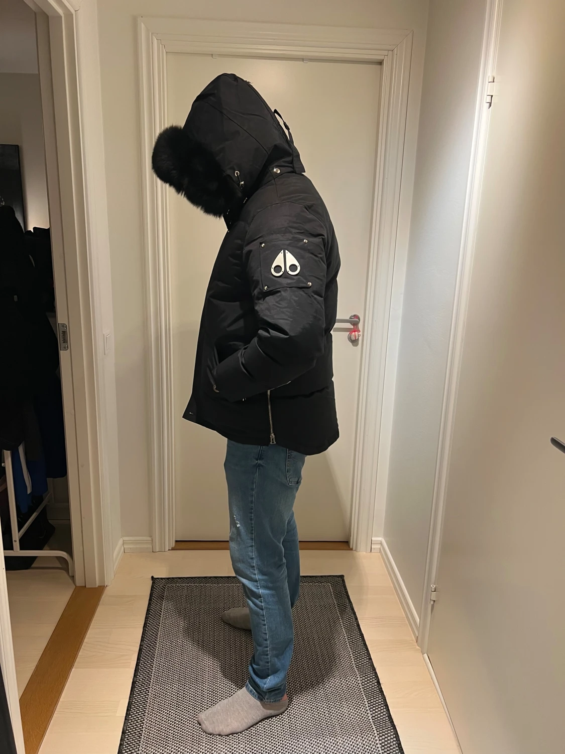 Svart dunjacka från Moose Knuckles - 1