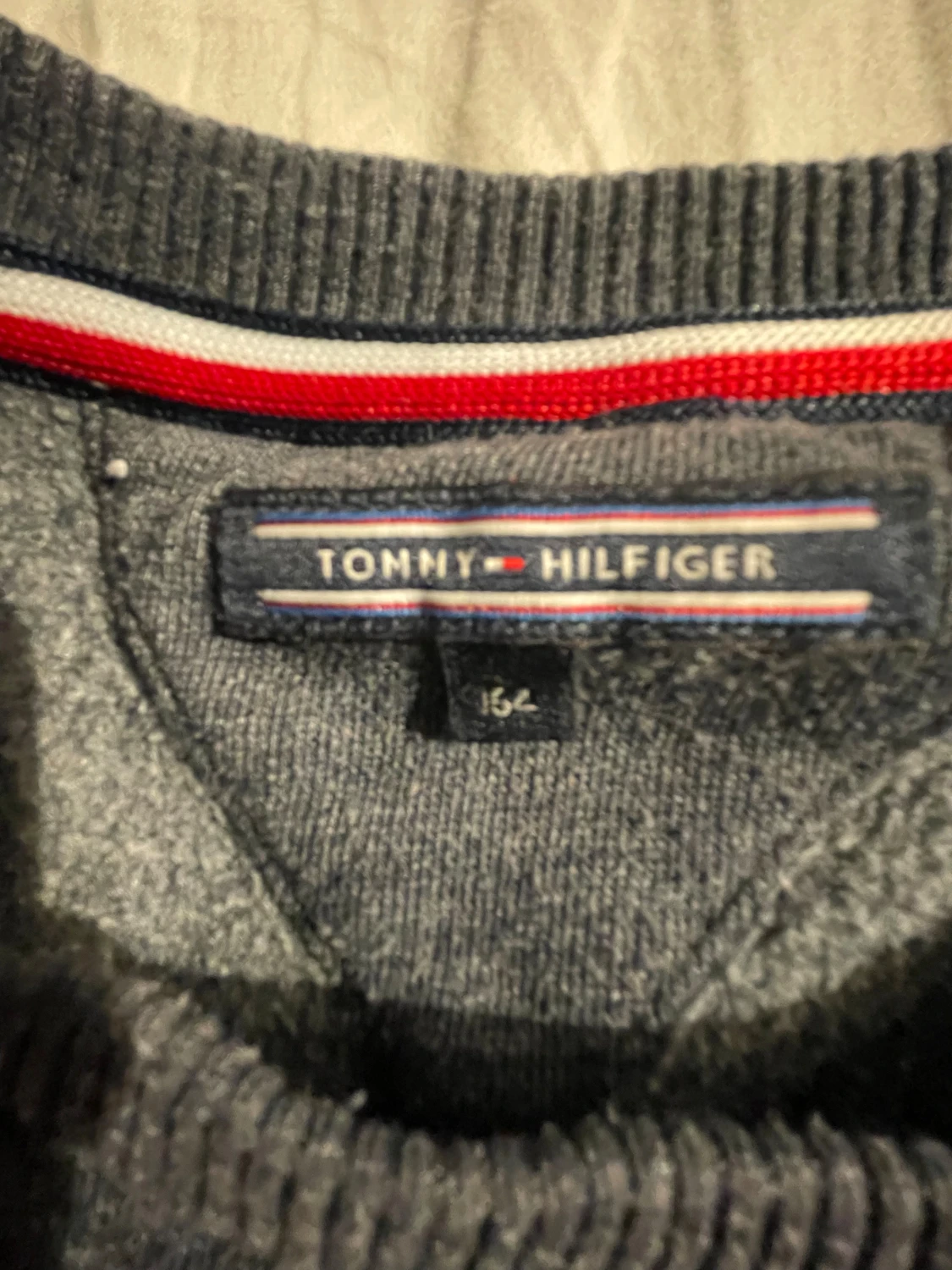 Mörkblå/grå sweatshirt från Tommy Hilfiger - 1