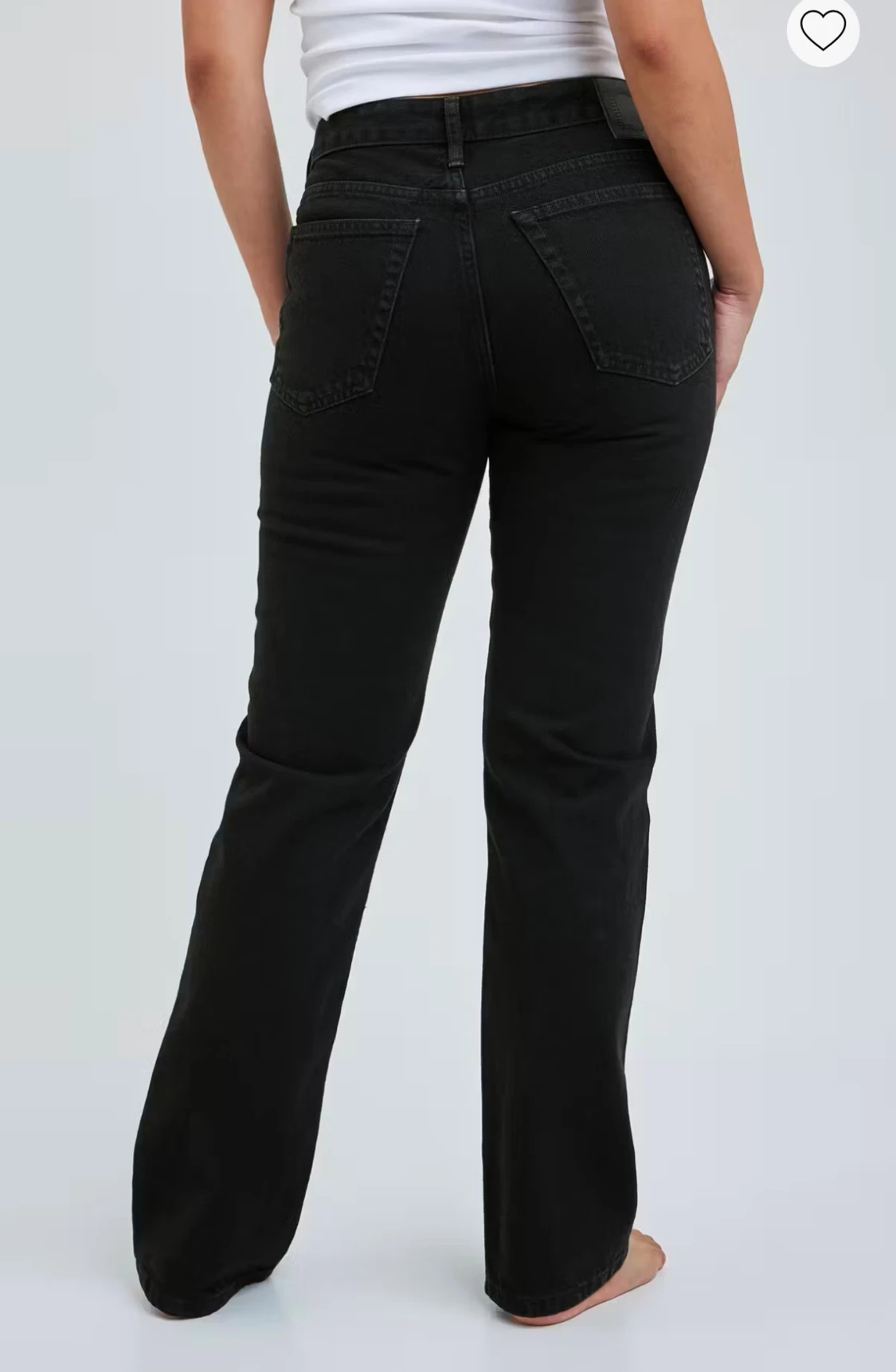 Svarta low straight jeans  - 1