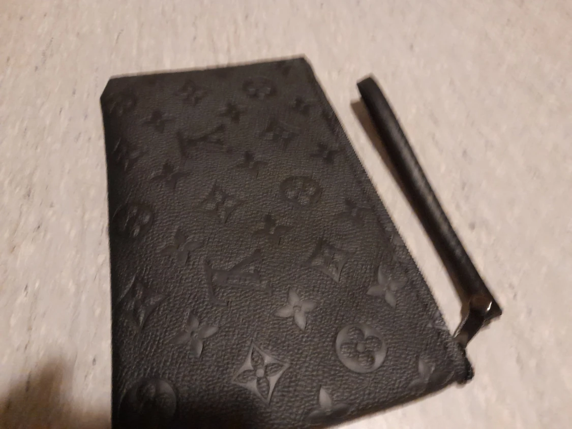 Svart Louis Vuitton kuvertväska i skinn - 1