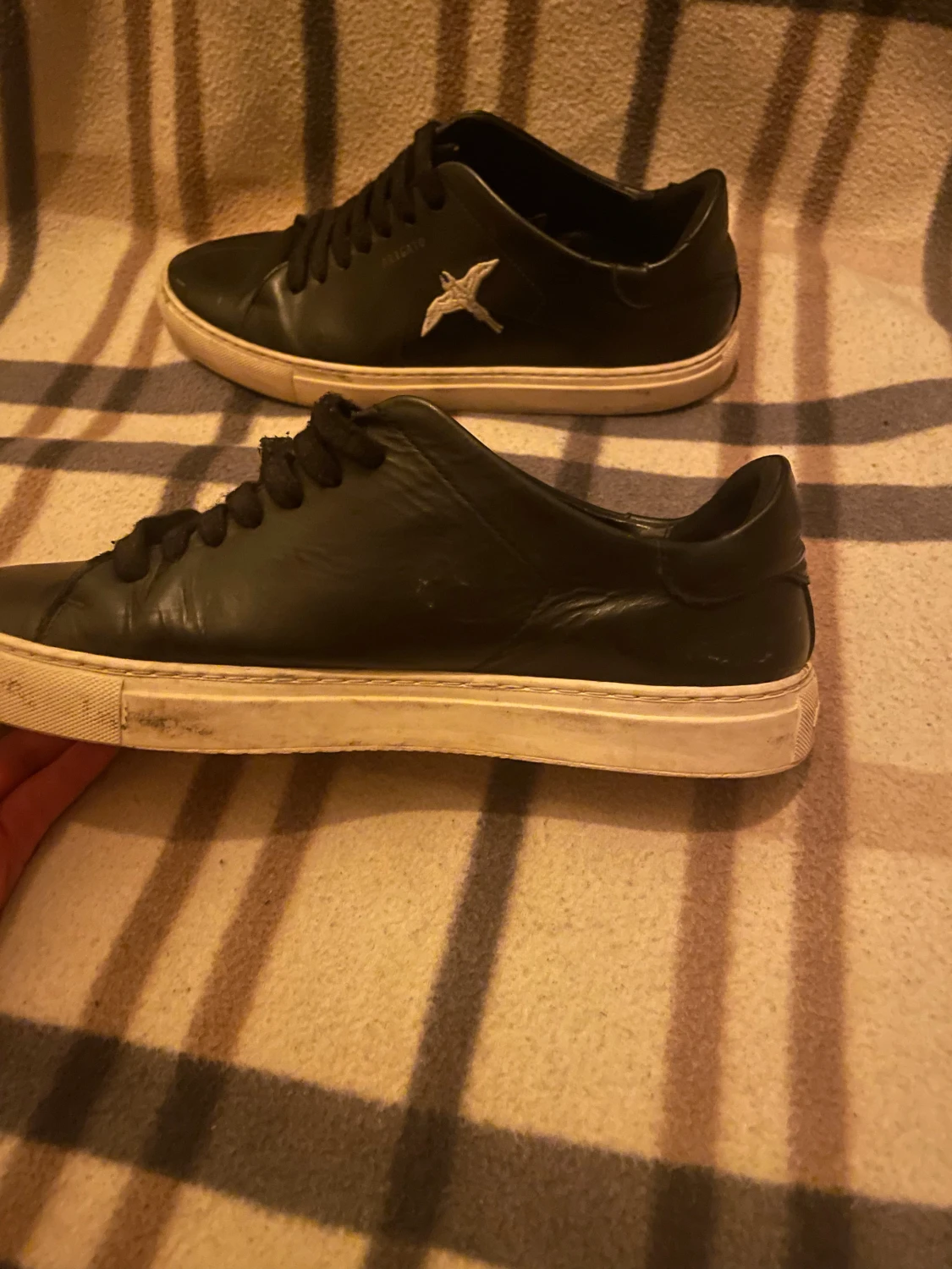 Svarta sneakers från Axel Arigato - 5