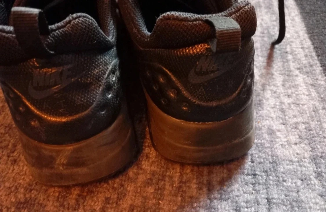 Svarta Nike sneakers strl 36 - 4