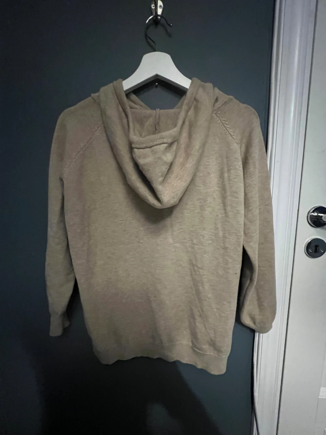 Beige hoodie med snörning - 1