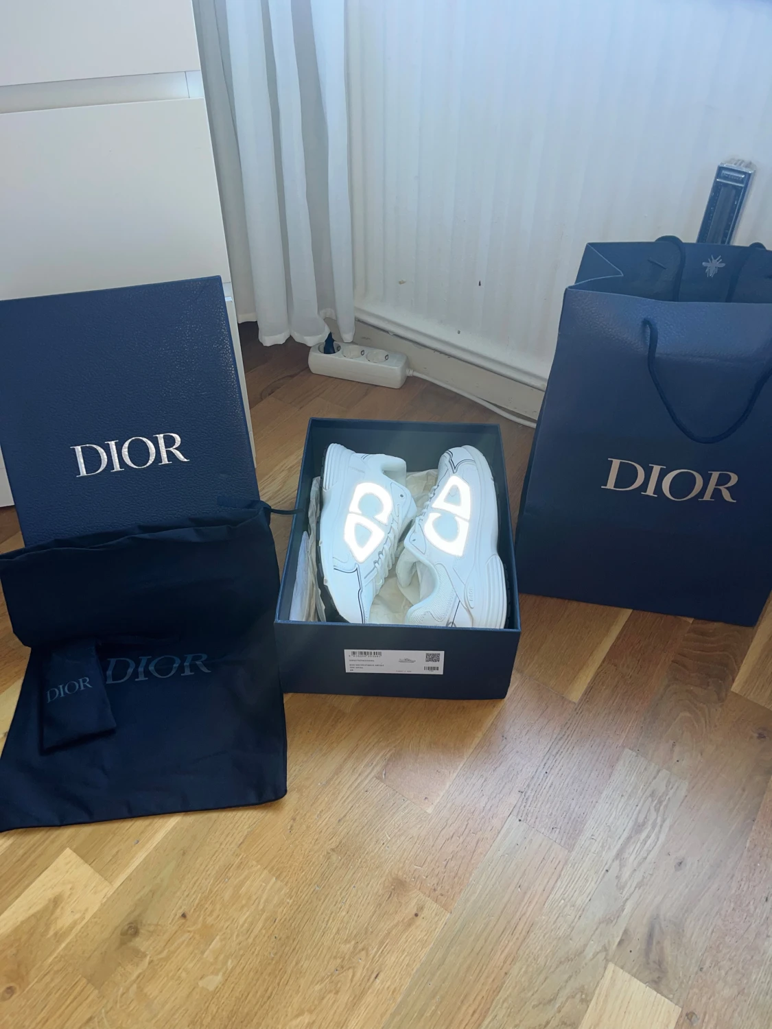 Vita Dior sneakers med reflekterande detaljer - 4