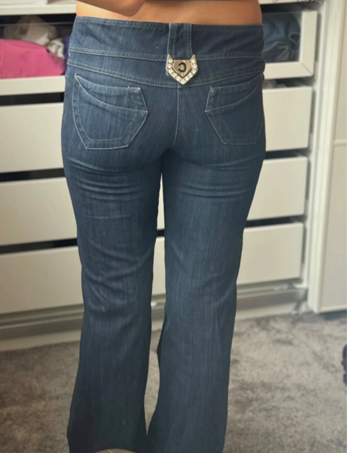 Mörkblå bootcut jeans med strassdetaljer - 6