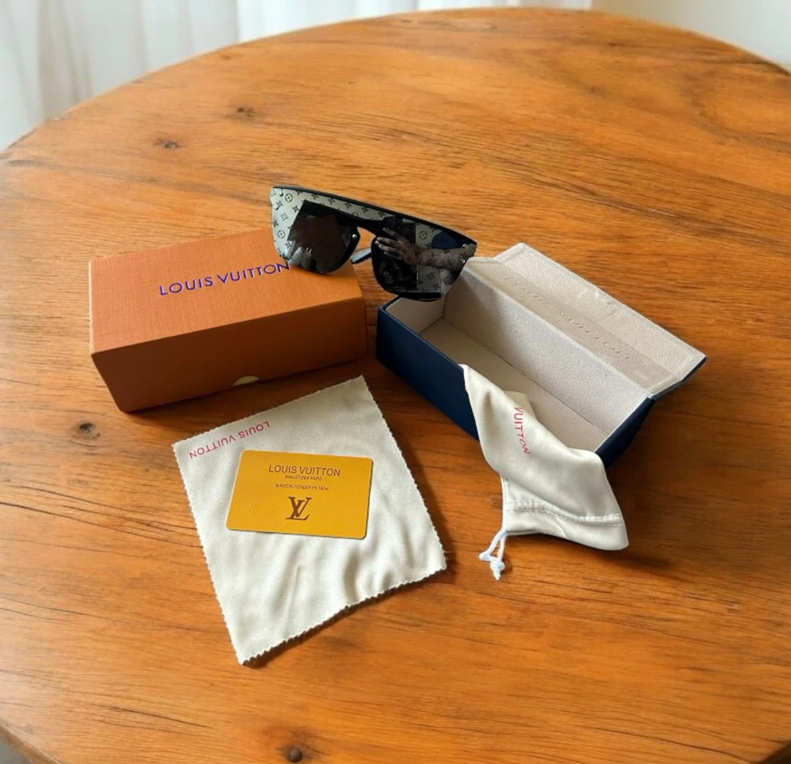 Louis Vuitton svarta monogram solglasögon - 1