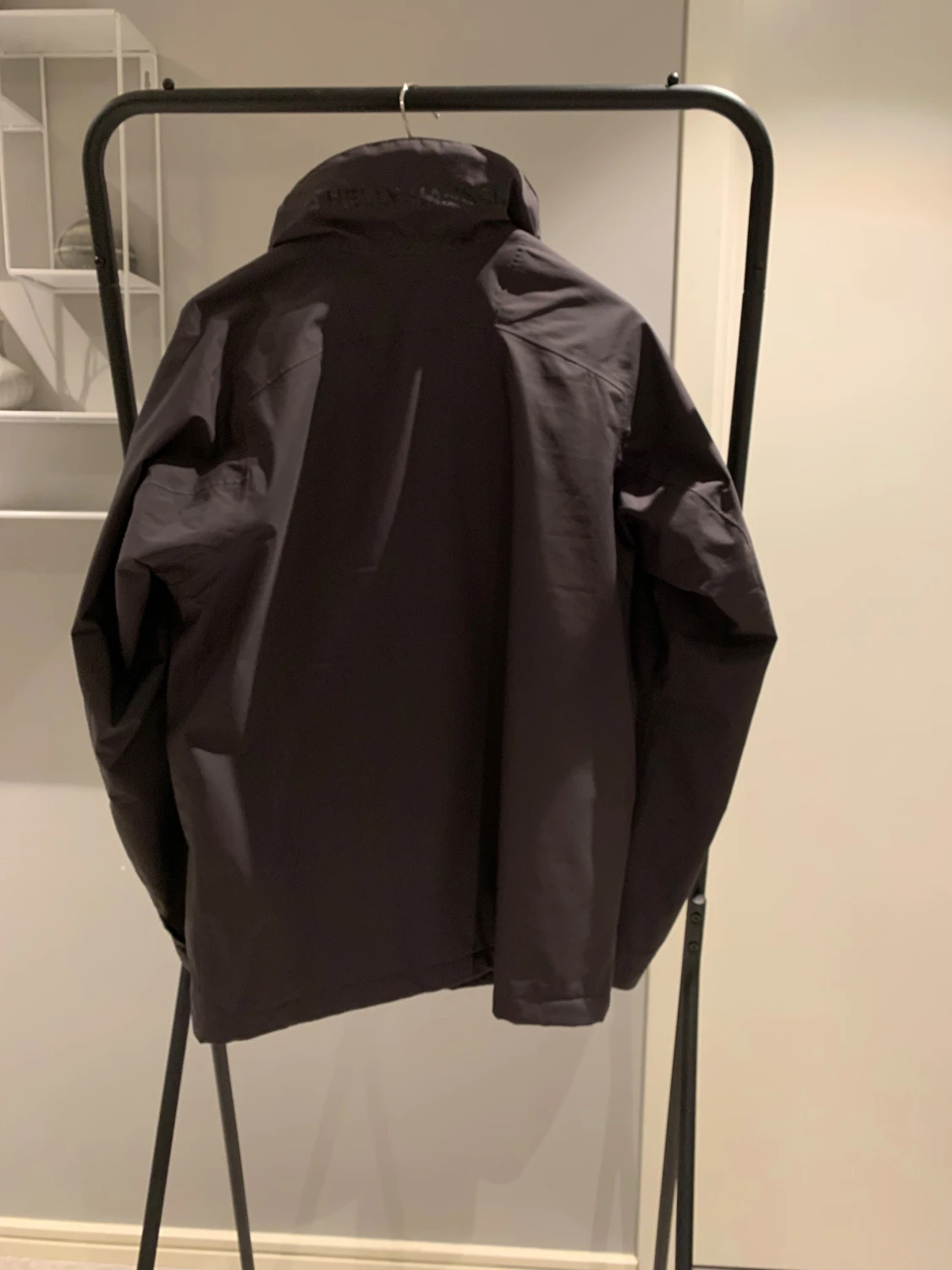 Svart vindjacka från Helly Hansen - 2