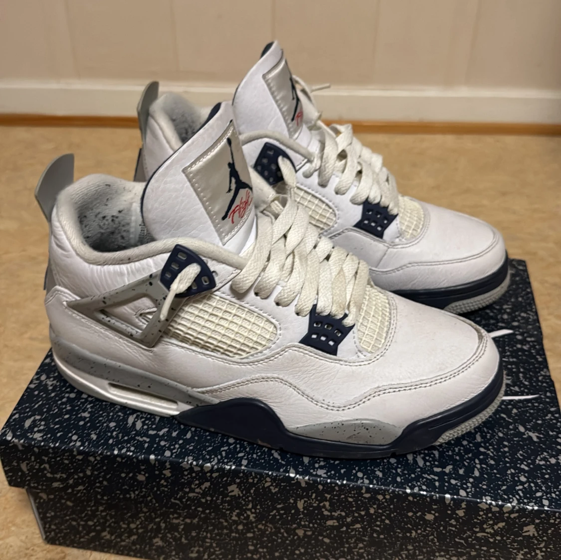 Nike Air Jordan 4 Retro Vit/Marinblå - 1