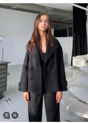 Design by si Kappa - En kappa från design by si. Använd endast en säsong så i mycket bra skick!💞