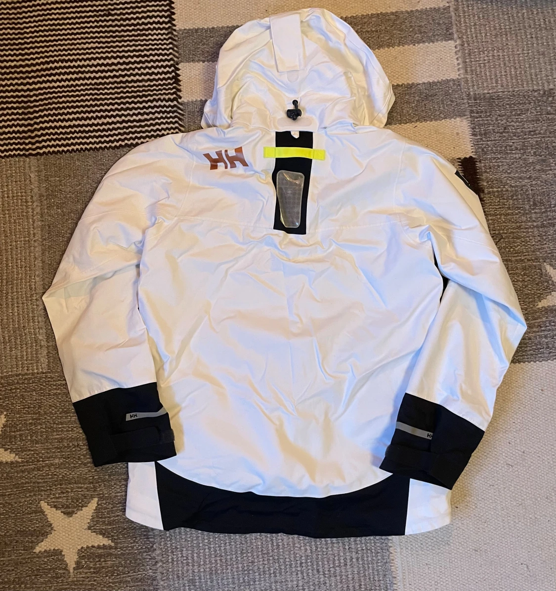 Vit vindjacka från Helly Hansen L - 3