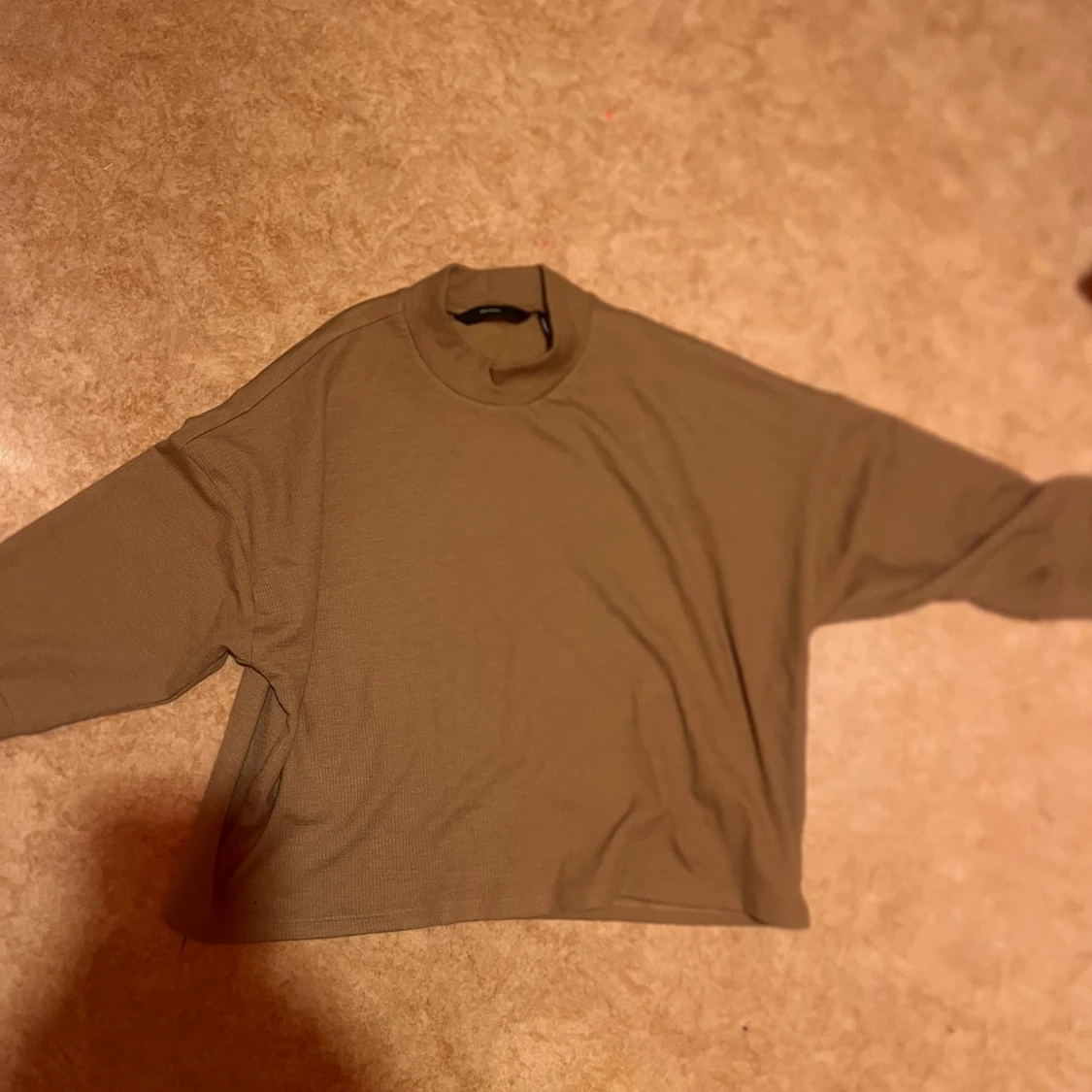 Beige polotröja från Vero Moda - 1