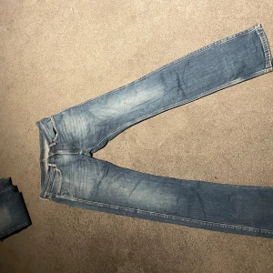 Acne jeans  - Ett par snygga jeans som är 29-30 och är bra skick
