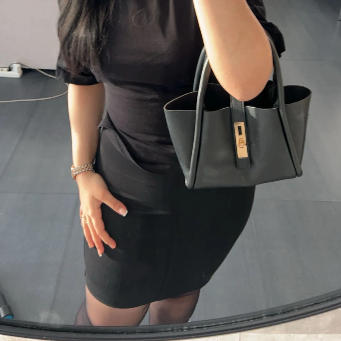 Svart tight kortkjol i bomull