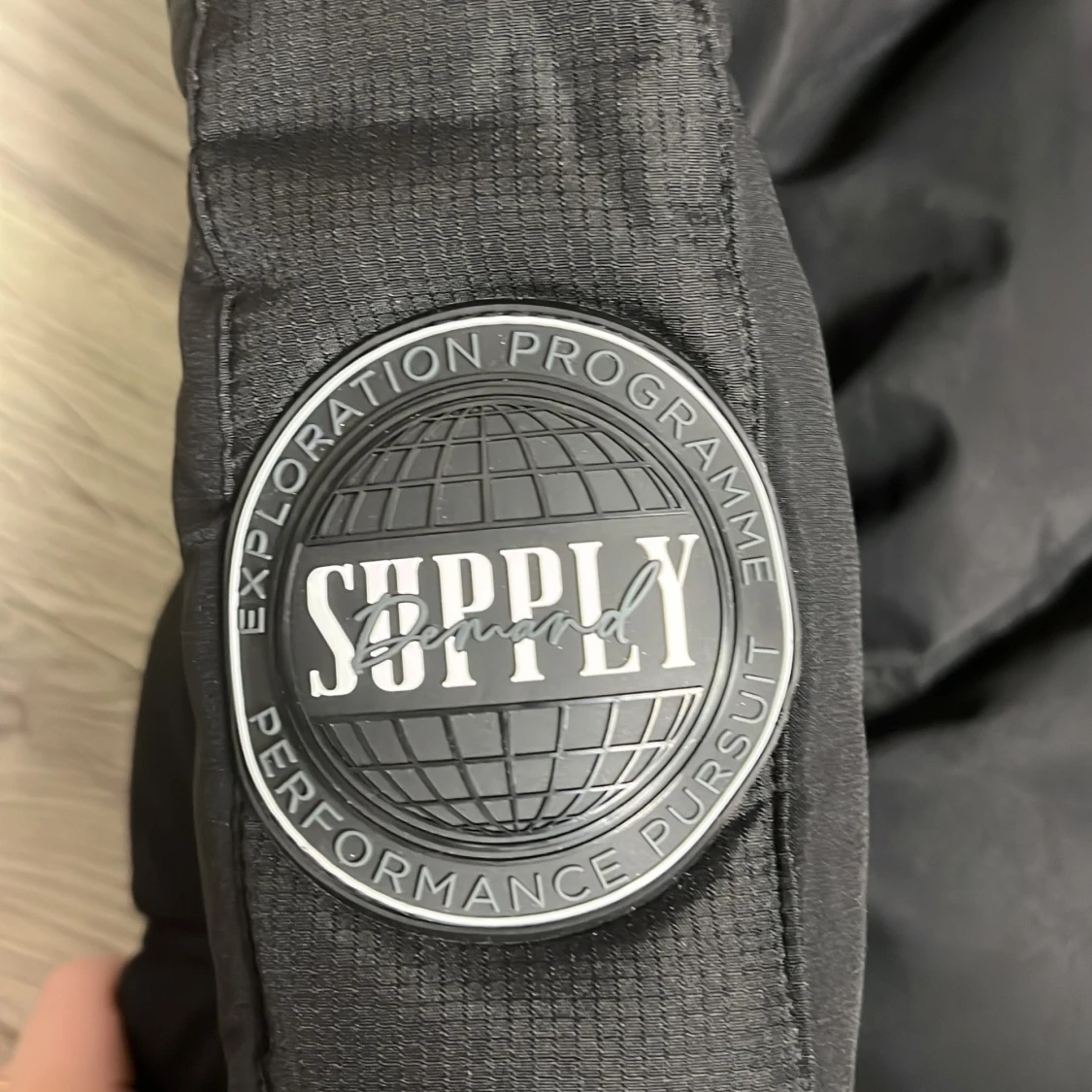 Svart lång pufferjacka Supply & Demand - 2