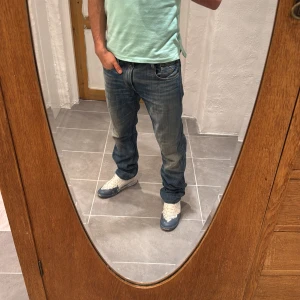 Replay jeans  - Ett par snygga byxor från replay i storlek W30 L32 i modellen Anbbas 